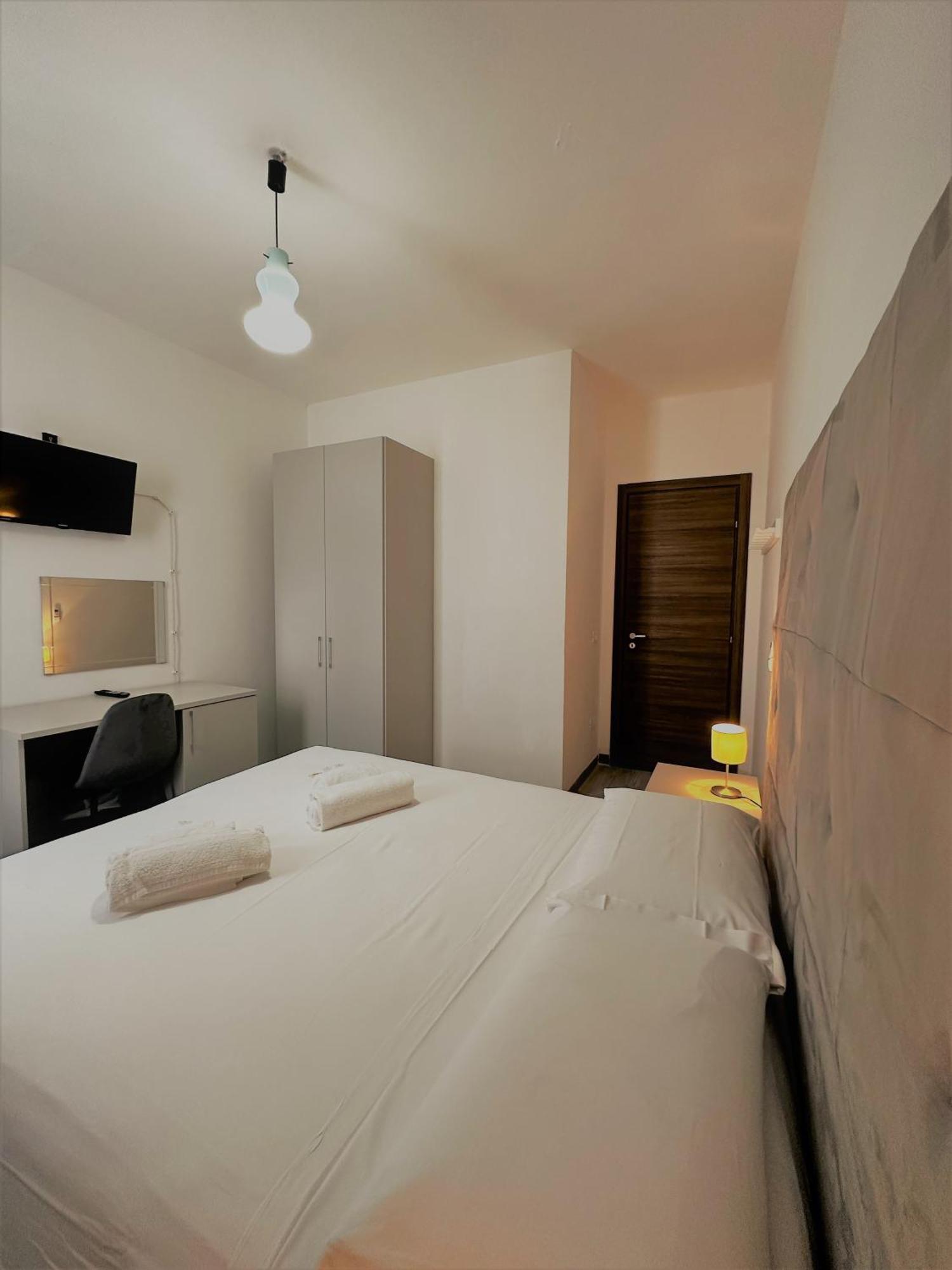 Hotel The Flash - Venturina Terme Buitenkant foto